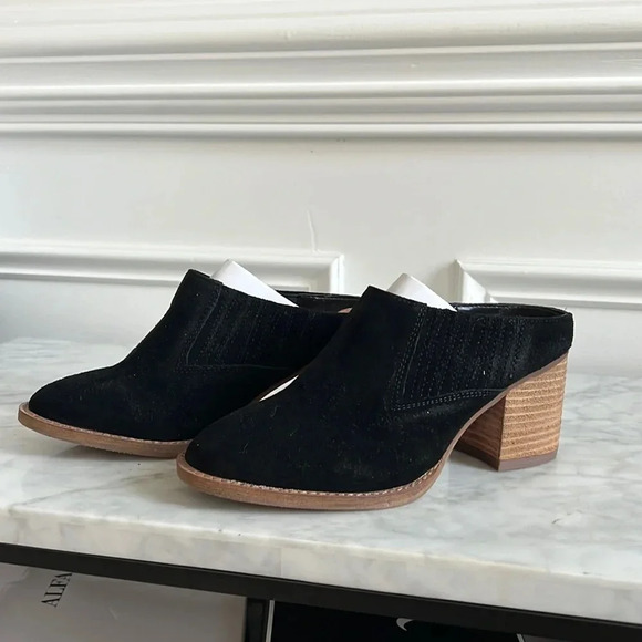 aqua college Shoes - NWT Aqua College black suede bootie slip on 6.5